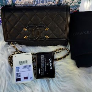 CHANEL caviar quilted CC filigree wallet chain woc black 🖤 made Italy